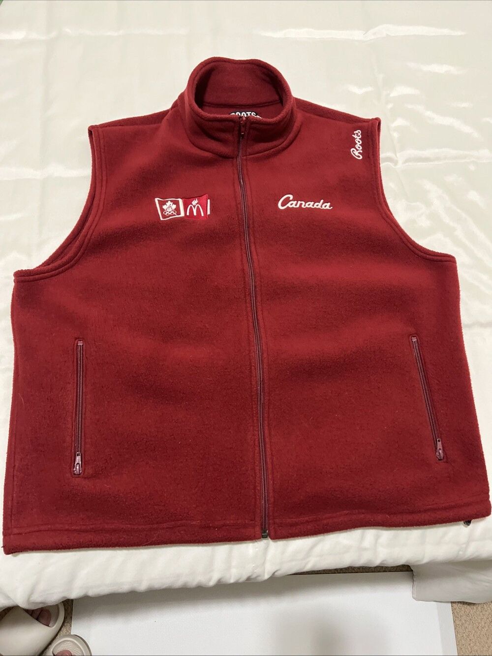 Official Roots Team Canada 2002 Salt Lake Olympics Red Fleece Vest Mens XL Zip
